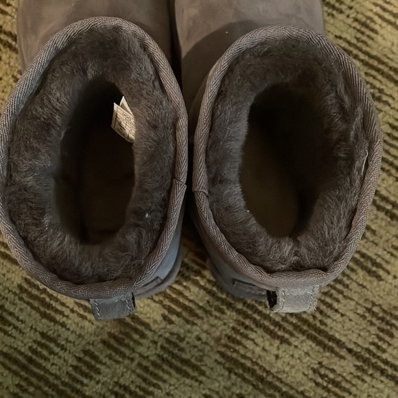 Ugg Classic Mini II Boot - Picture 6 of 9